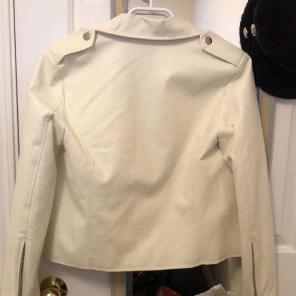 Leather jackets - Picture 3 of 3